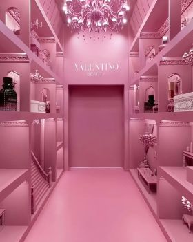 VALENTINO Beauty上海新店「粉丝绒奇想屋」丨中国上海