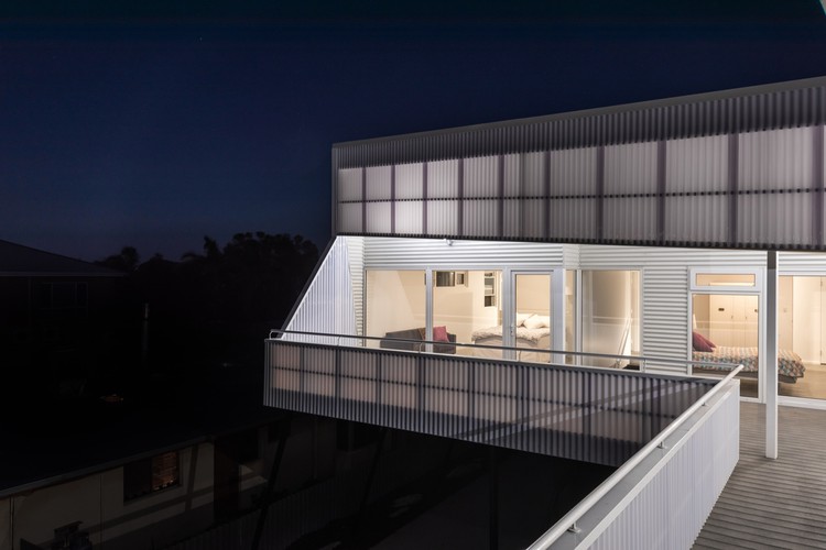 Falcon Beach House   iredale pedersen hook architects-75