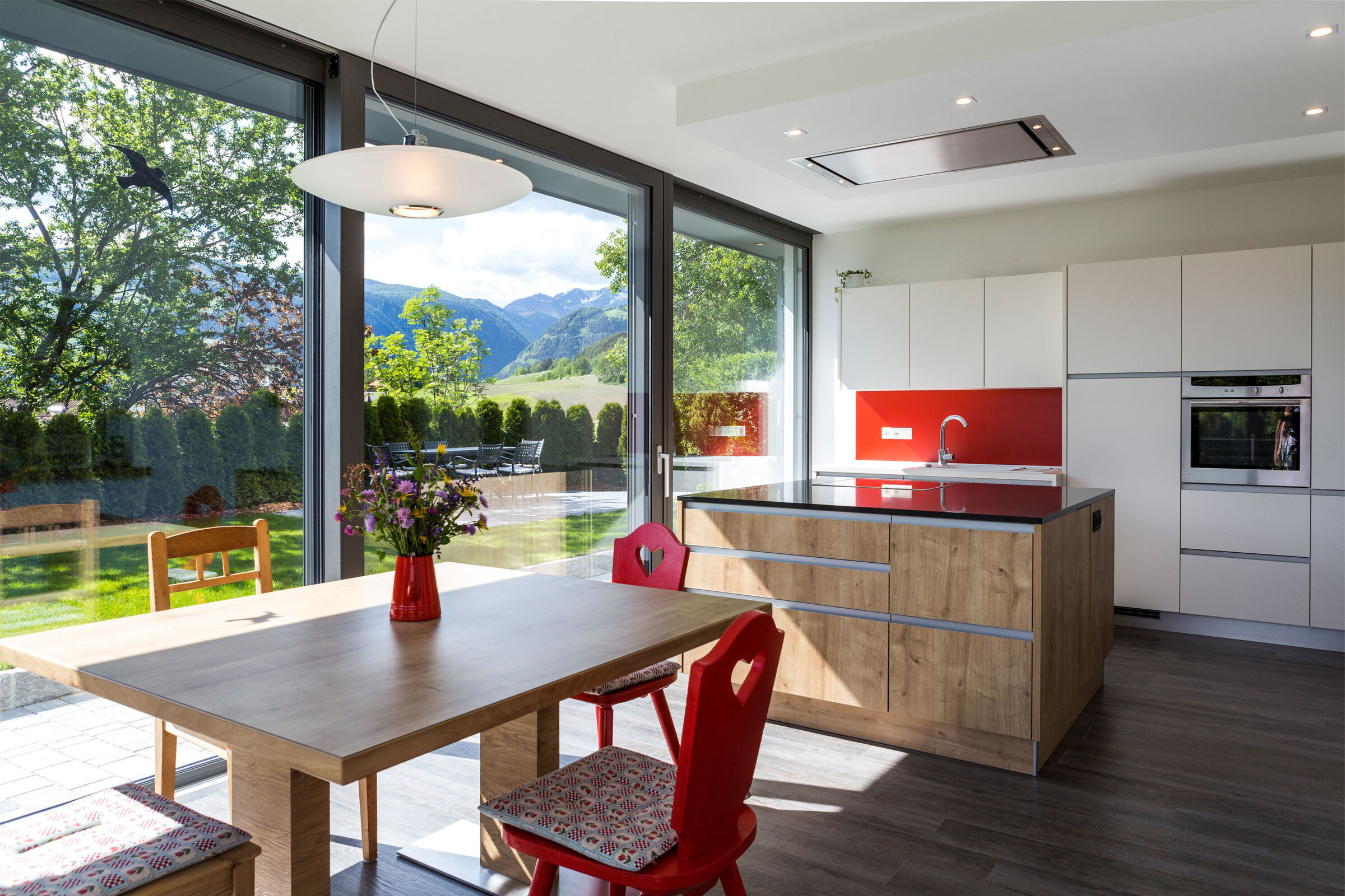 意大利双层别墅改造,木结构与南向露台打造舒适生活空间-29