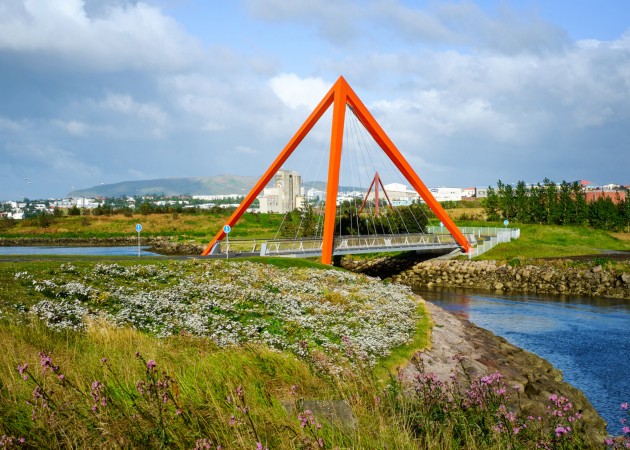 雷克雅未克金字塔形状人行天桥建造丨Teiknistofan Trod-15