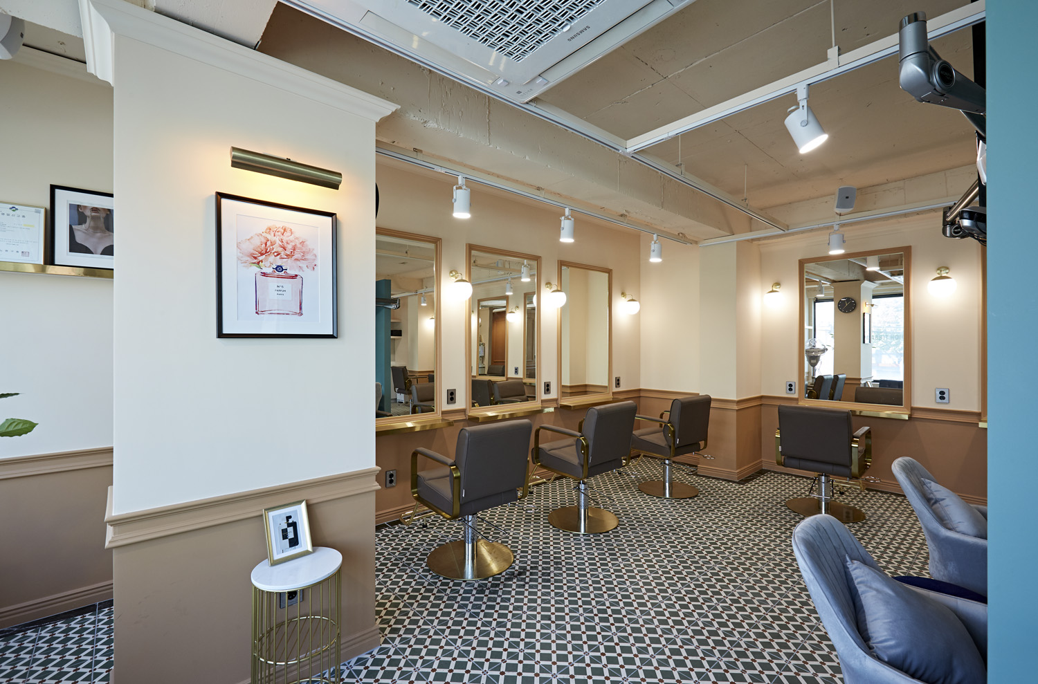 简约复古，33 平米美容室设计展现个性魅力-4