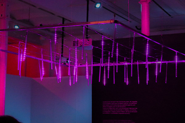 回声,一座城市的反射(注:refle·os推测应为reflejos,西班牙语反射、反响之意) -15