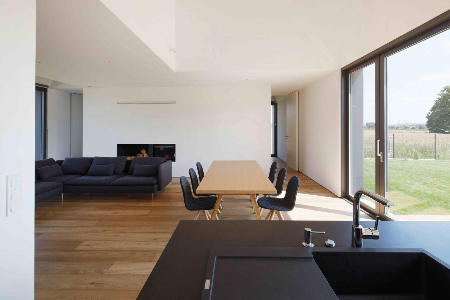 波兰提西郊区的现代农庄风格住宅-55