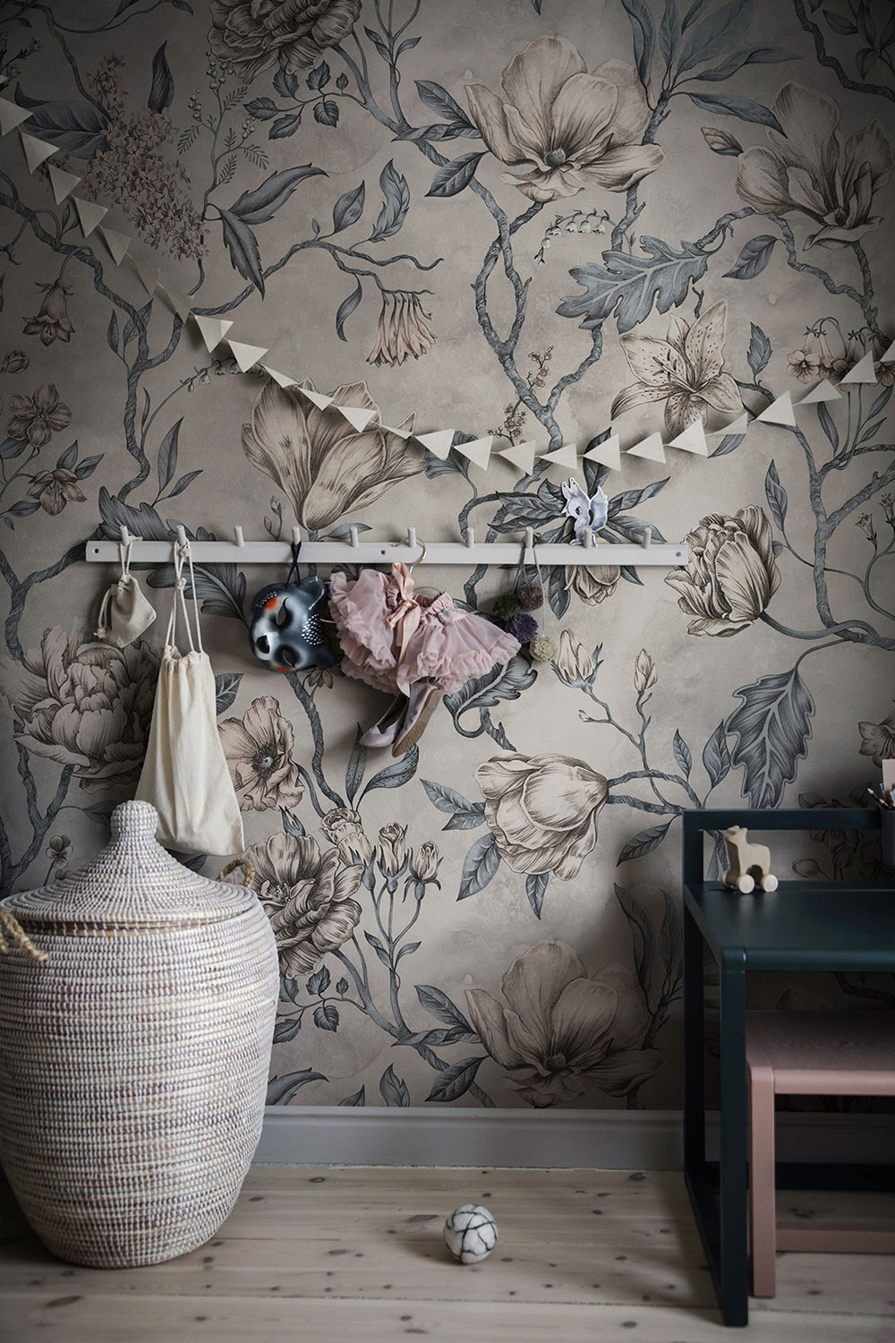 Sandberg 推出新款花卉壁纸，重现乡村别墅之美-11