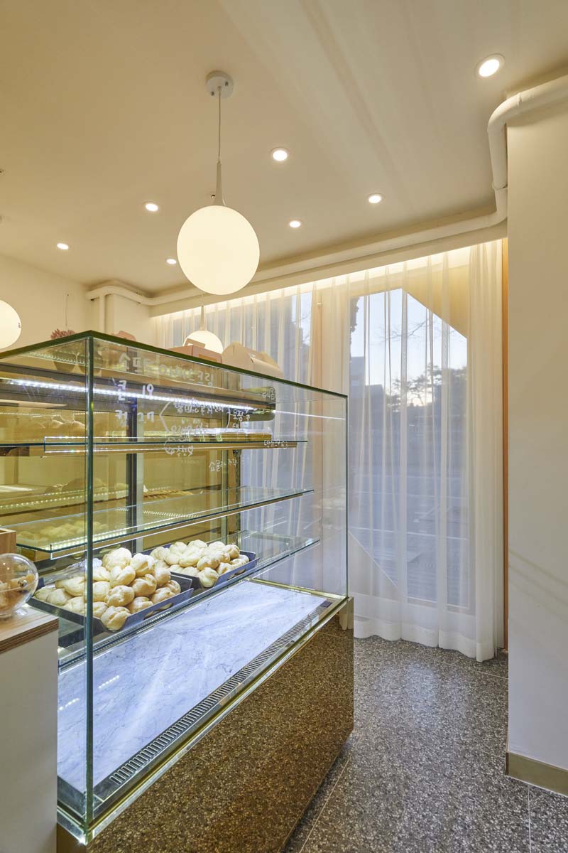 现代简约风 10 坪咖啡厅，打造温馨美食空间-7