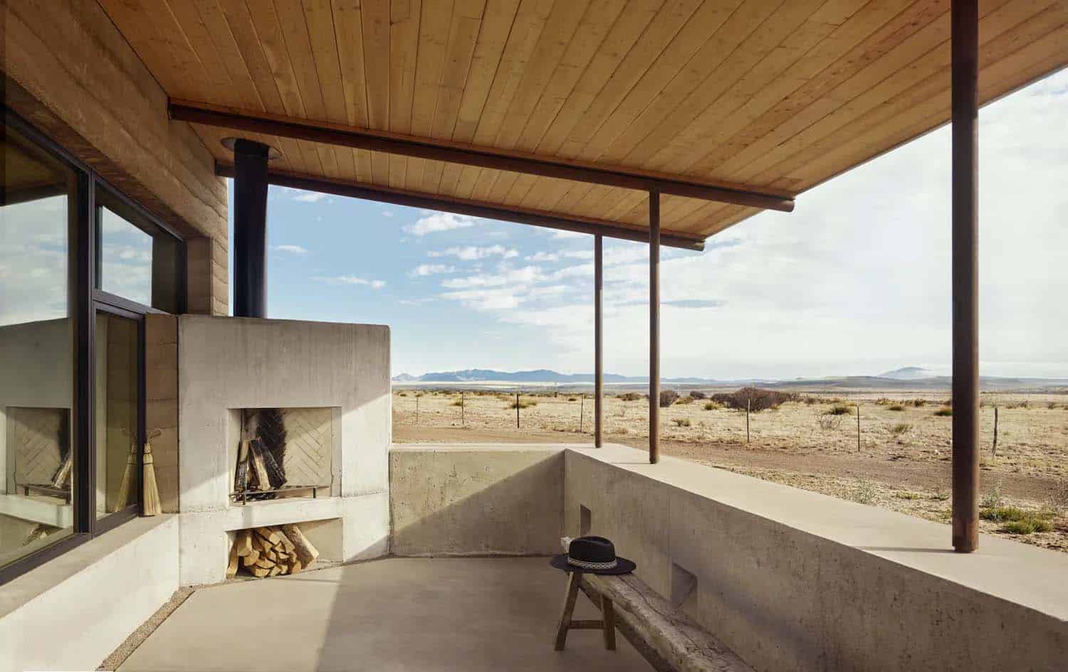 See this remarkable rammed earth house nestled on a Texas ranch-20