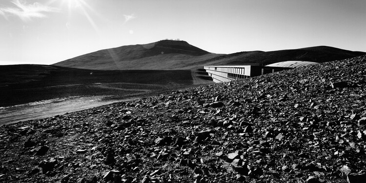 探索建筑与自然的复杂关系-10