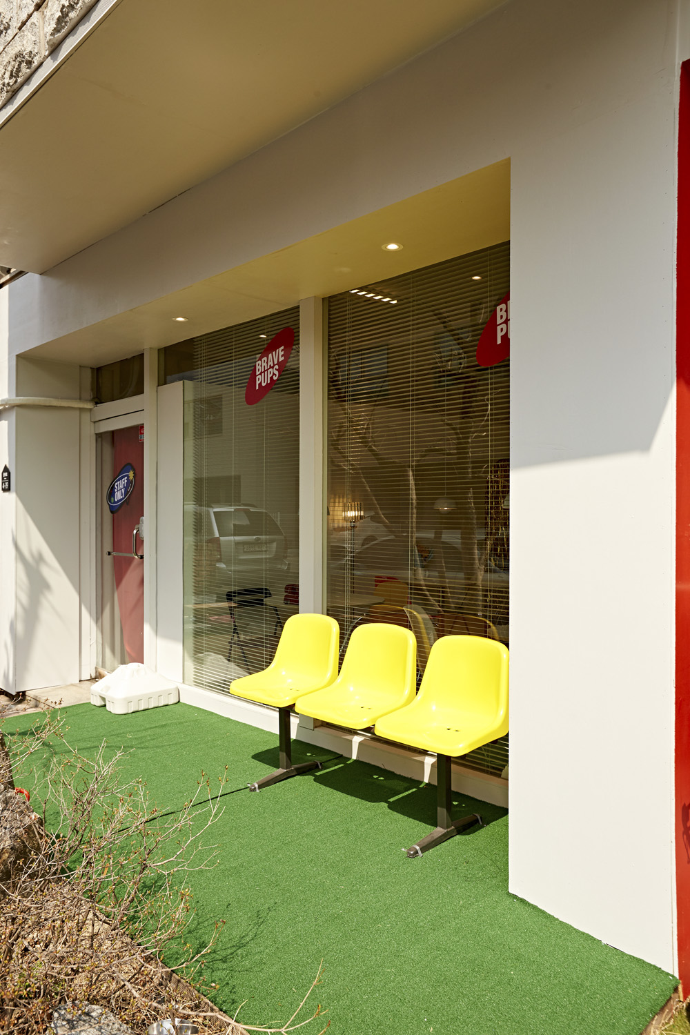 温馨小物打造 12 平米甜品咖啡厅-17