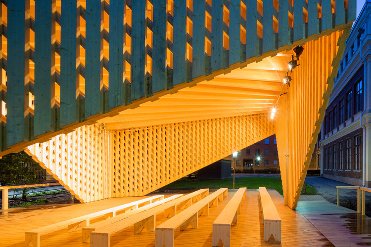 阿尔托大学木材项目 · 芬兰赫尔辛基中心临时展馆-9