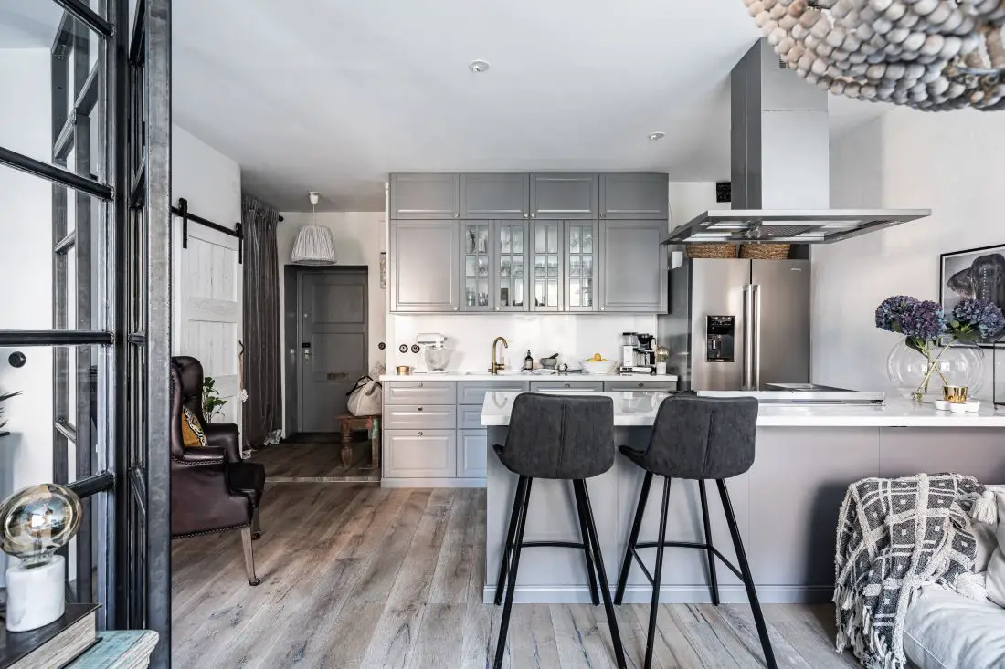 瑞典小公寓的灰调魅力-3