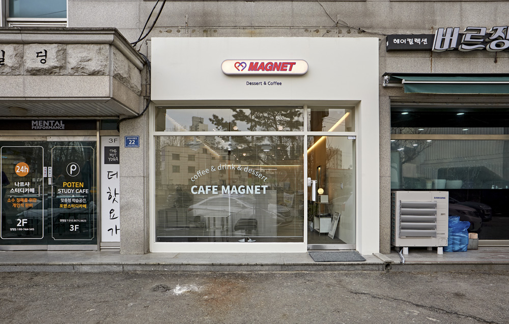 16 平米咖啡厅，极简设计惊艳亮相-2