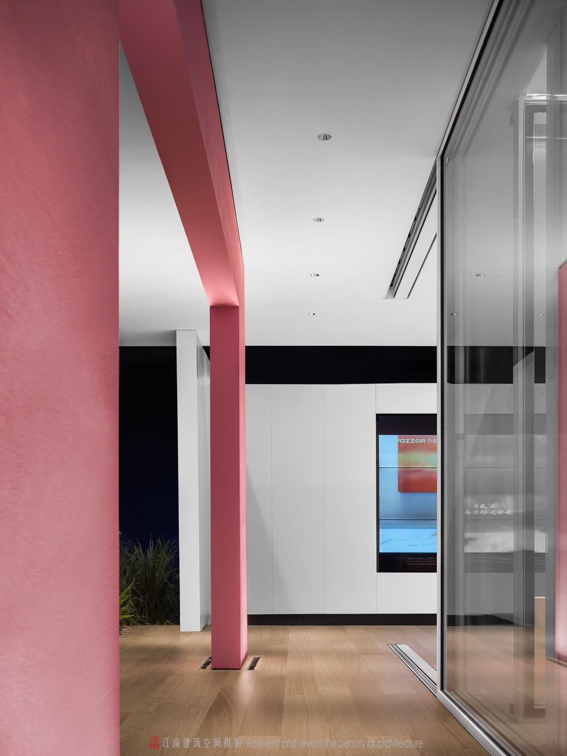 瓦瑟系统门窗展厅 镜·花园丨广州李友友室内设计-5