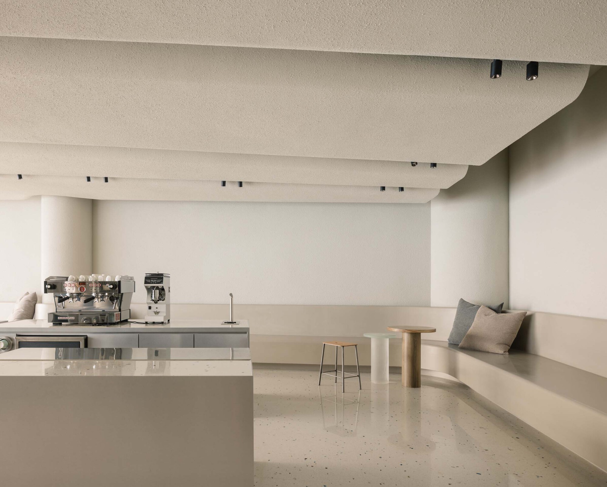 鱼缸咖啡馆，办公一体机丨中国南京-23