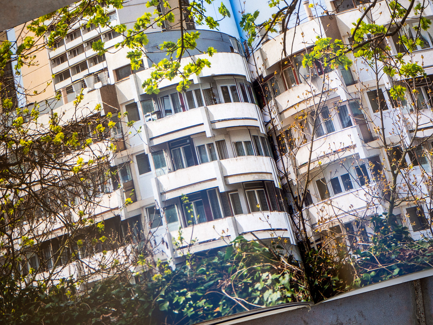 《Brutalista disztópia a kommunista érából》 | 记录历史，传承精神，独特的设计风格-8