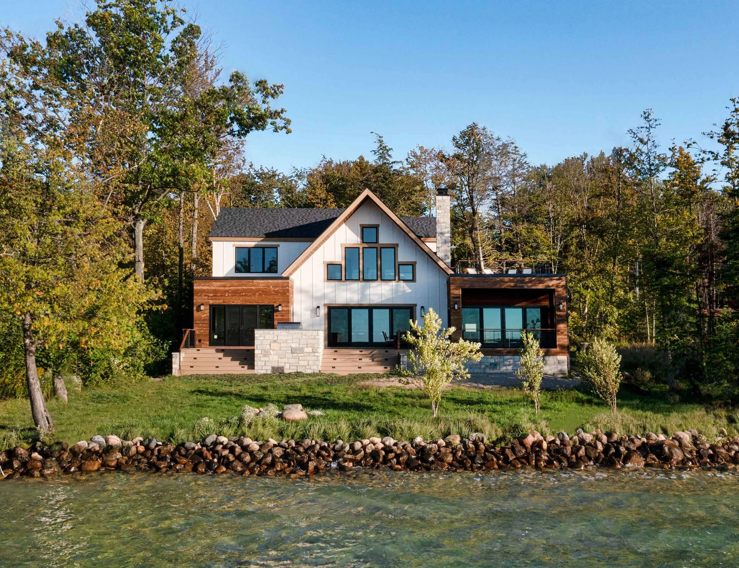 海滨休憩处（Haven常见有避难所、安息所等意思，这里结合Shoreline理解为海滨可供人放松休憩的地方，海滨休憩处较为贴合语境） 丨美国密歇根丨Myefski Architects-8