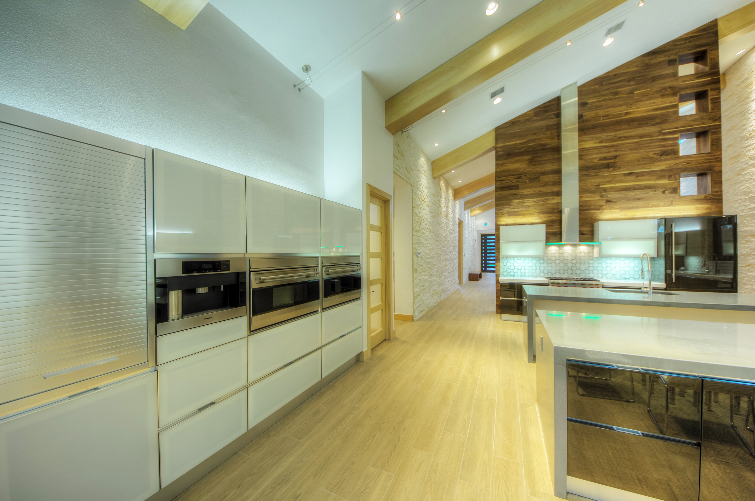 奥斯卡·弗洛雷斯设计室的施瓦茨住宅 | 现代与舒适的完美融合-27