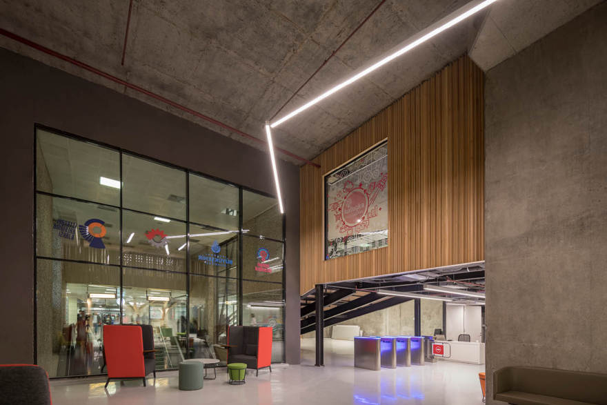 伊斯坦布尔地铁 cave 变身未来科技实验室-21