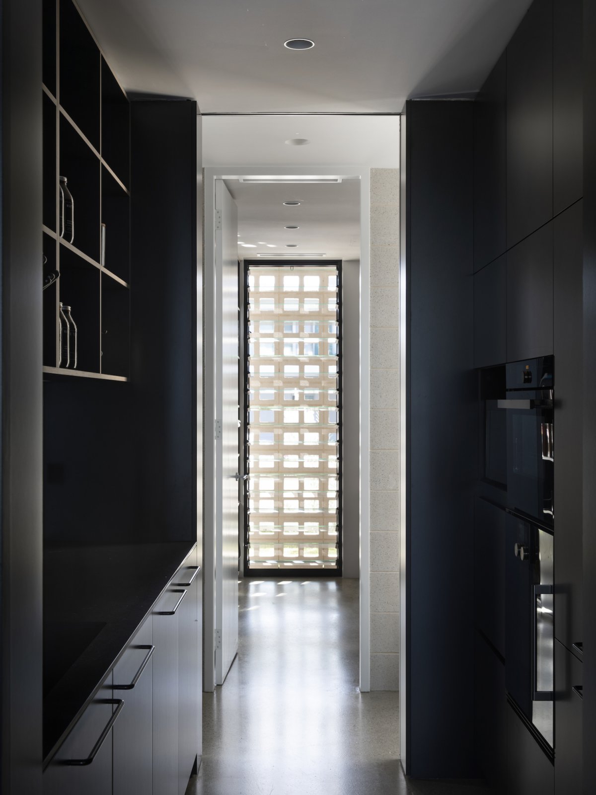 悉尼现代海湾住宅 | Studio Prineas 打造自然轻盈生活空间-12