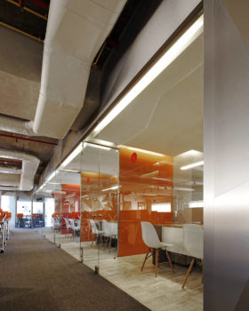 由于不清楚这个特定词汇 Alufit 所指的具体场景和专业领域,难以给出准确翻译这里暂时提供错误提示,它可能是一个商标名、产品名等,需要更多背景信息才能唯一准确地进行翻译 丨印度班加罗尔丨FADD Studio