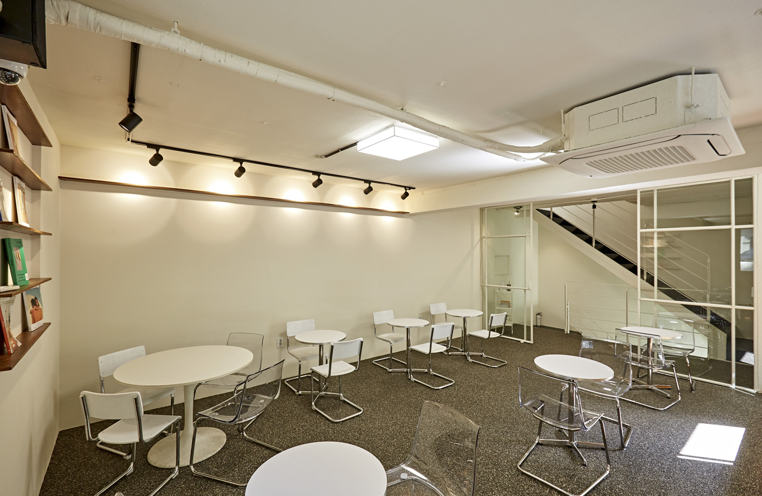 30 平现代简约咖啡厅设计，诠释极简美学-8