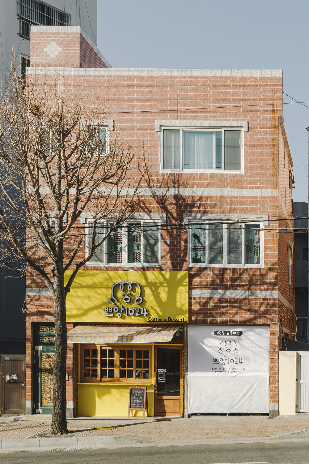 黄色亮点可爱风，20 平米甜品咖啡厅设计成本-16