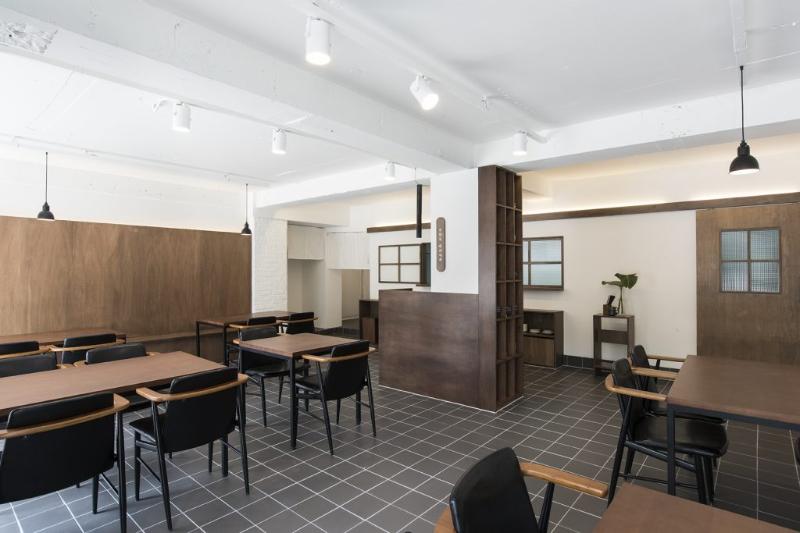 19 平米韩式小食堂，极简氛围中的温馨美食空间-3