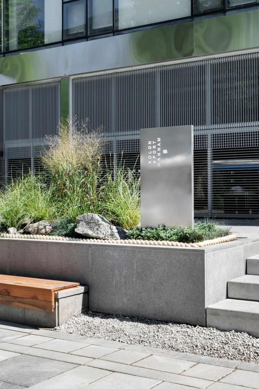 首尔创意团队打造城市中的自然空间-54