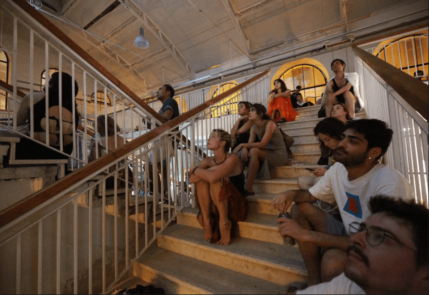 里耶卡25号警笛汤(注:由于SIREN SOUP不太明确确切含义,警笛汤可能不太符合实际情况,这里是按字面进行翻译,若有更多背景信息可使翻译更准确) 丨Mo Abdelbary等11人组成的SSS Crew-95