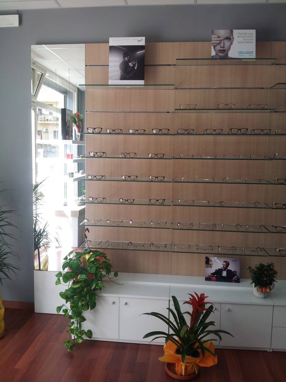 特米尼眼镜店-11