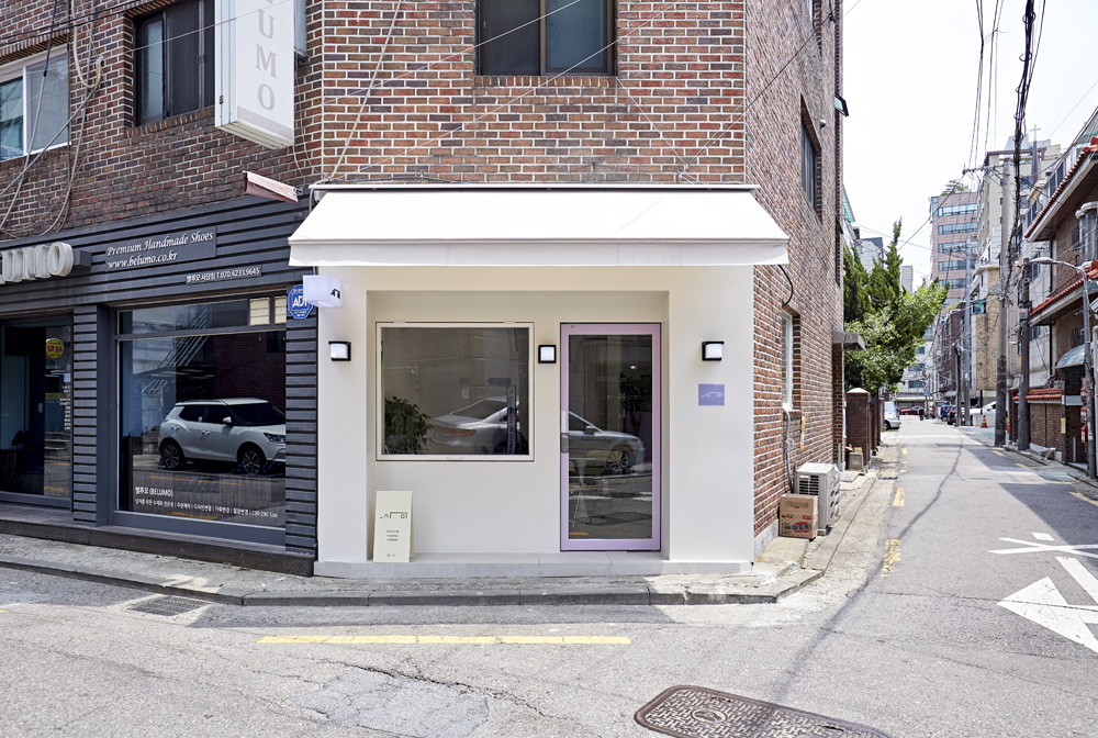 简约白色咖啡厅 | 8 平米的小空间，大设计-2