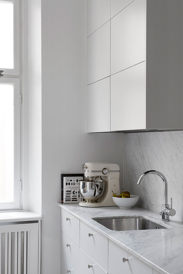 斯德哥尔摩旧楼中的温馨极简小公寓-11