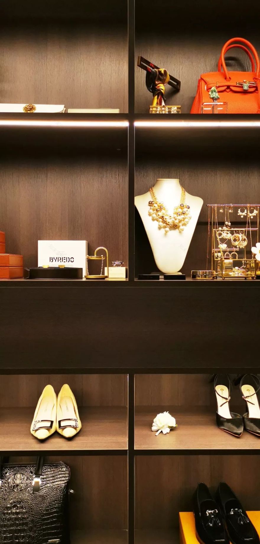 建业·定鼎府现代样板房 | 艺术与生活的完美融合-30