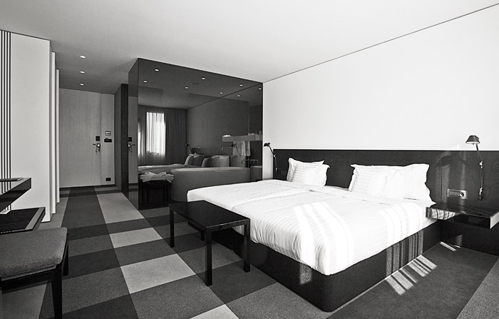 保加利亚 Graffit 酒店室内设计 | 英式优雅与简约的完美融合-24