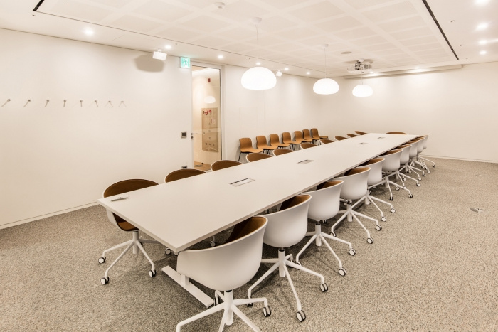 首尔沃尔沃办公空间 | 现代北欧风，灯光与软装的完美融合-8