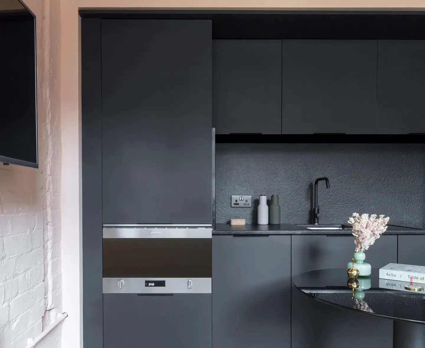 "曼彻斯特 Whitworth Locke City Studio | 复古棉厂中的现代舒适空间"-3