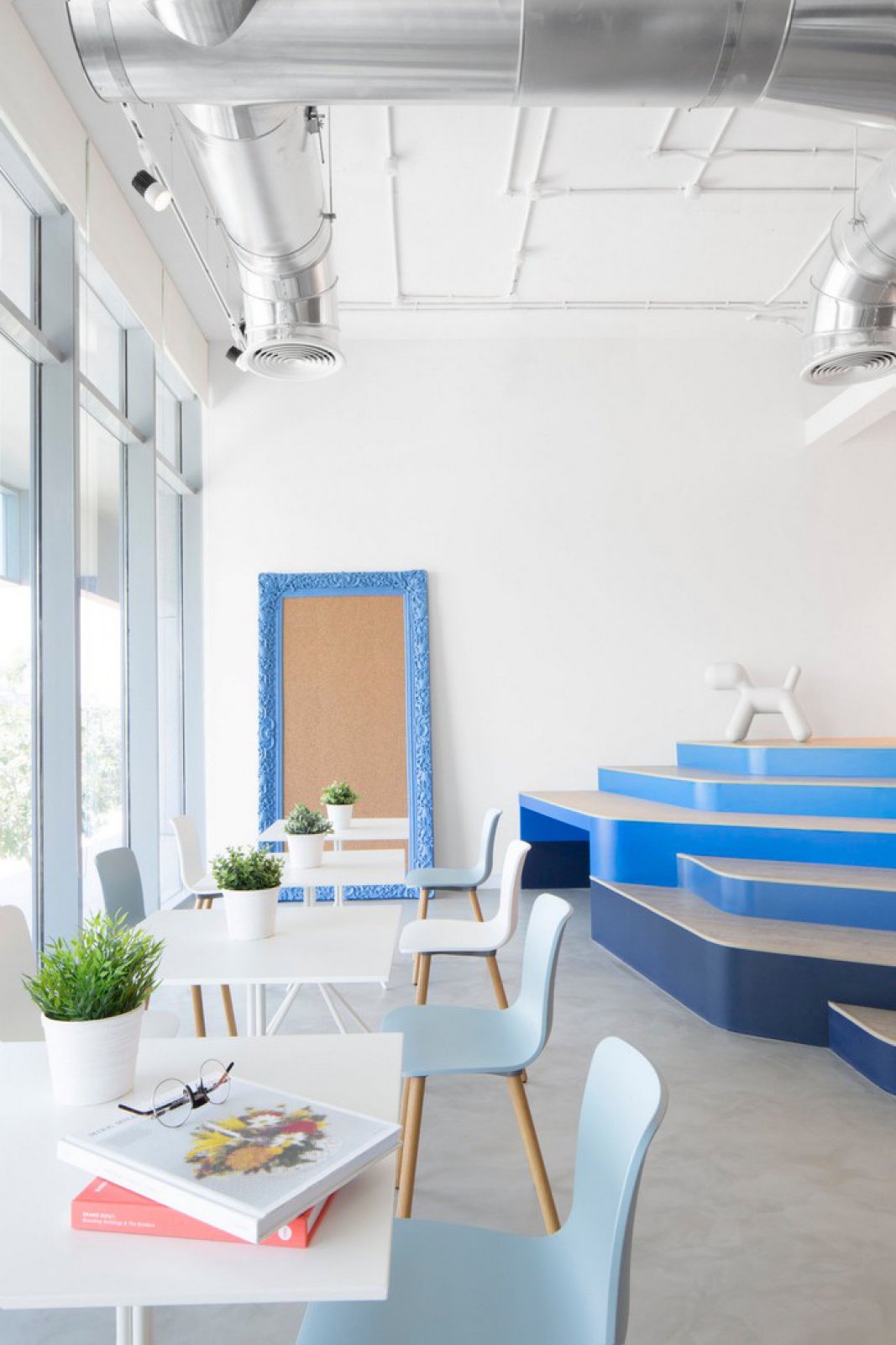 埃德尔曼·阿布扎比办事处-14