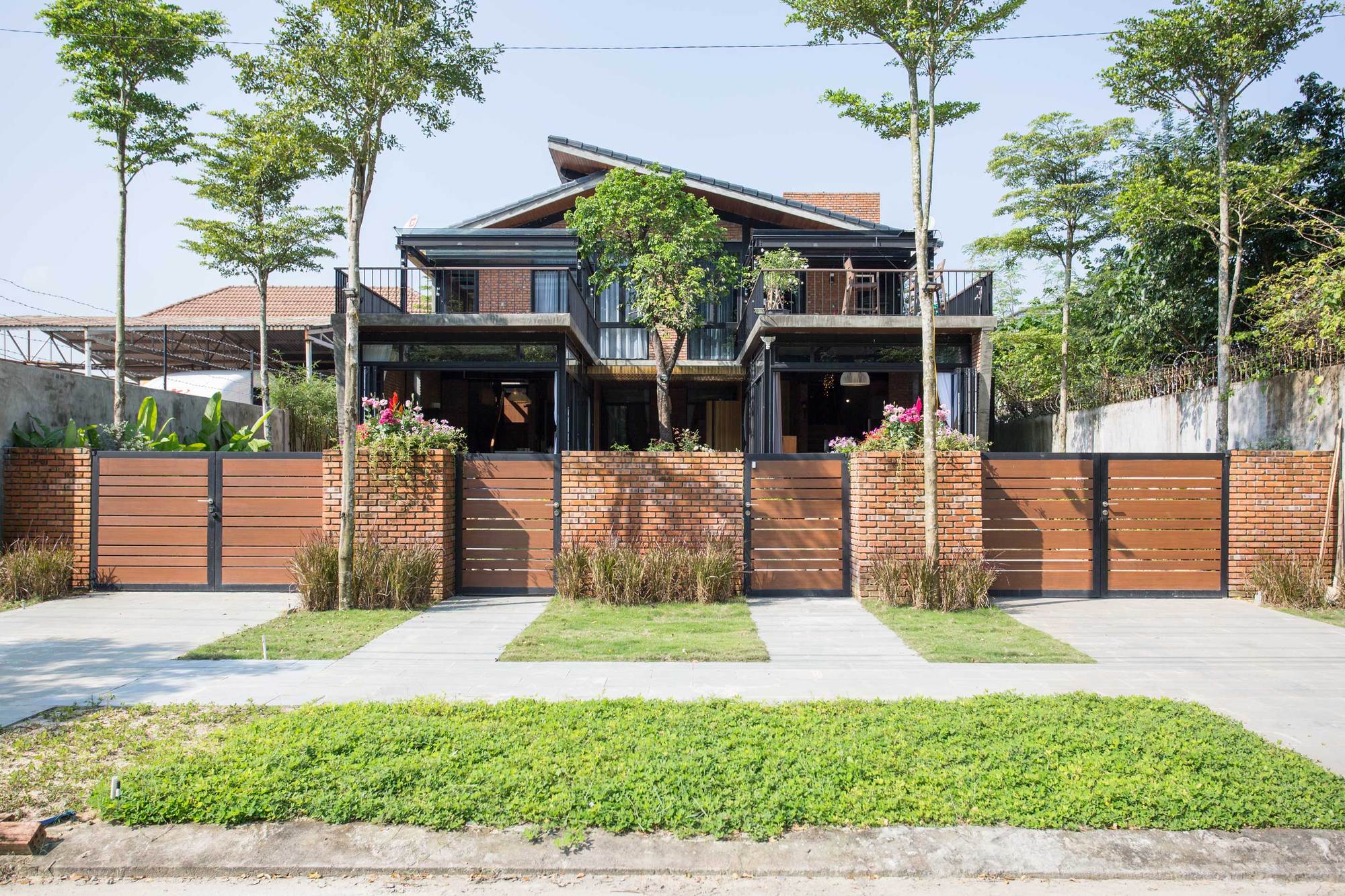 山间双户共享家园·Sơn Trà半岛自然美景中的简约别墅设计-39