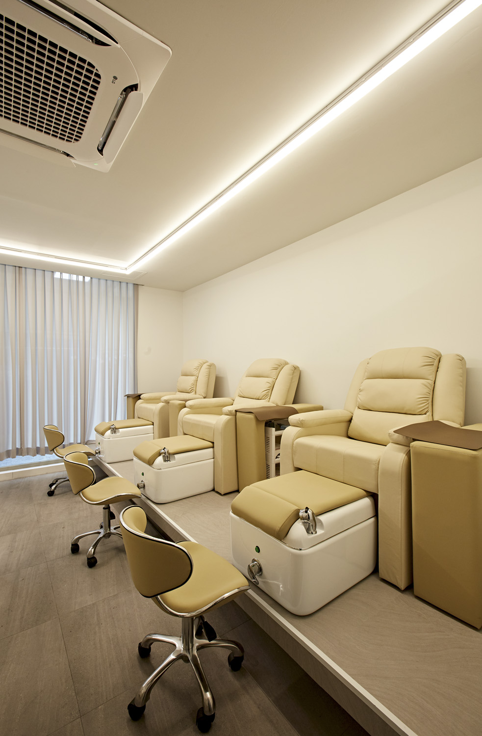 宁静现代的 9 坪小店室内设计-9