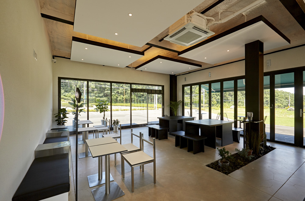 20 平米咖啡厅的照明设计亮点-7