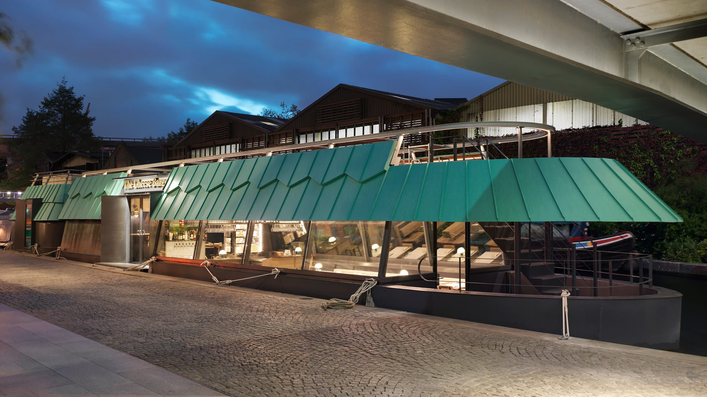 伦敦浮动奶酪餐厅 | 向詹姆斯·斯特林致敬的船屋设计-0