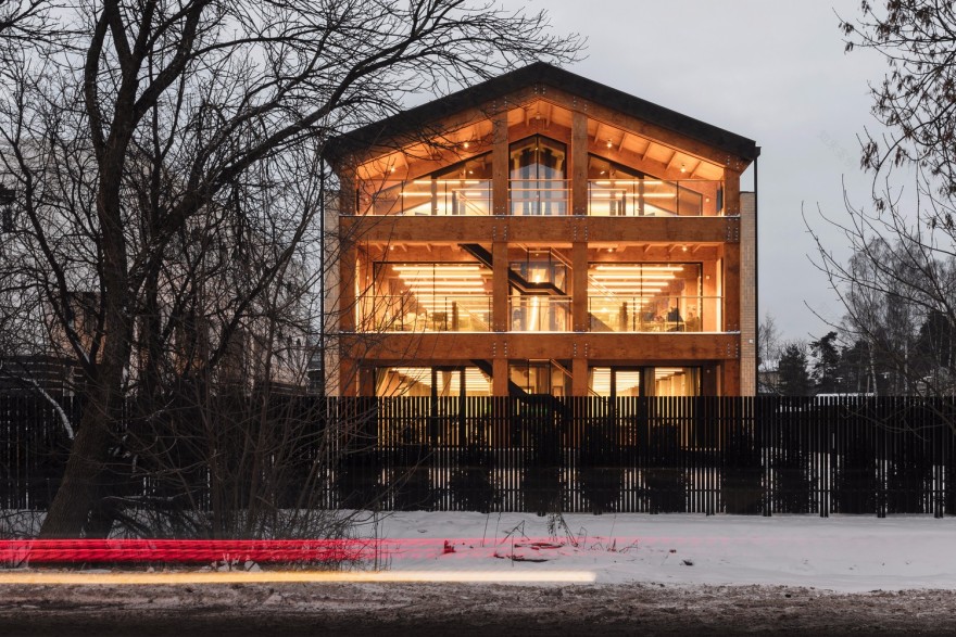 圣彼得堡市郊区的木质办公大楼-18