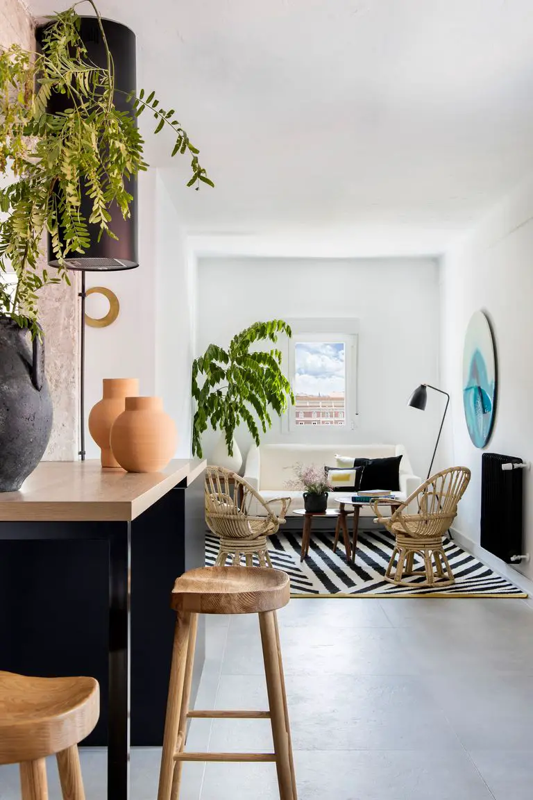 西班牙 70 年代公寓现代设计改造 | 自然材质与阳光的和谐融合-12