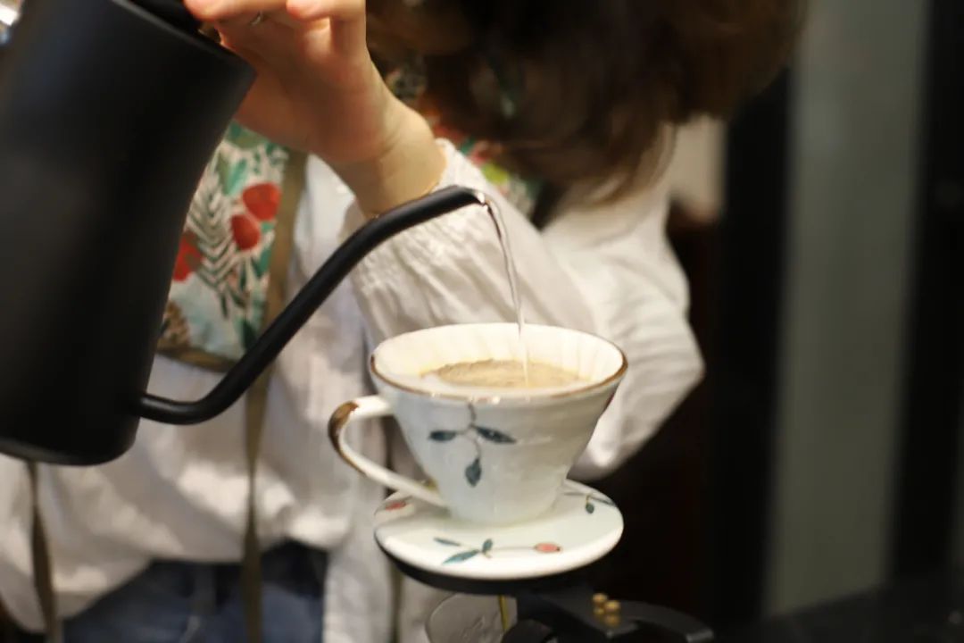 《拾月咖啡》室内设计丨中国桂林丨闫晶晶-27