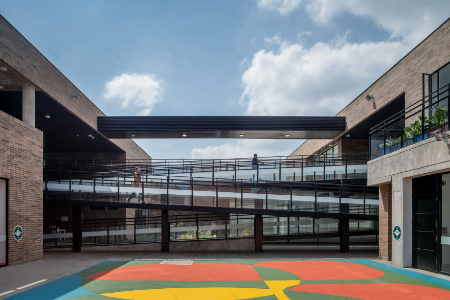 博萨的“El Recreo”幼儿园 · 城市教育中心的新星-26