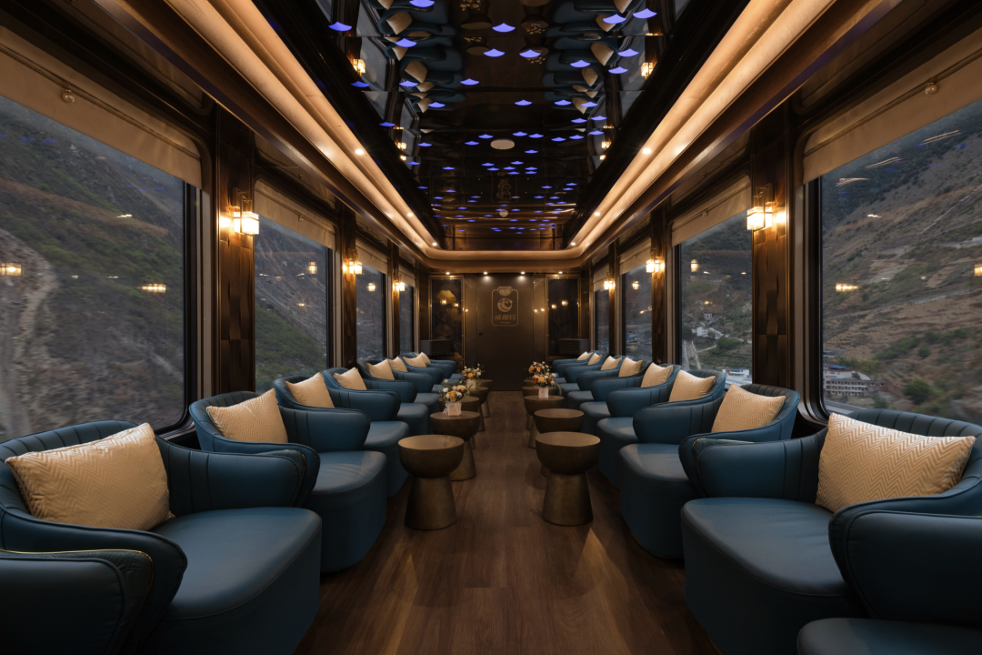 “熊猫专列·成都号”开启试乘体验！坐着火车吃火锅，顺便还能看熊猫-14