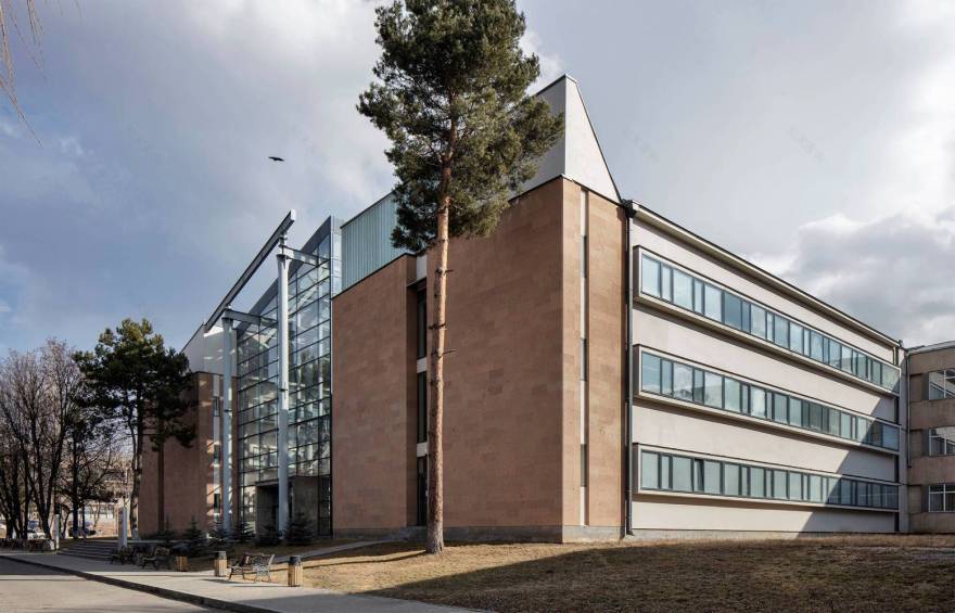 Vanadzor 科技中心丨亚美尼亚丨ARCHcoop Architectural Studio-13