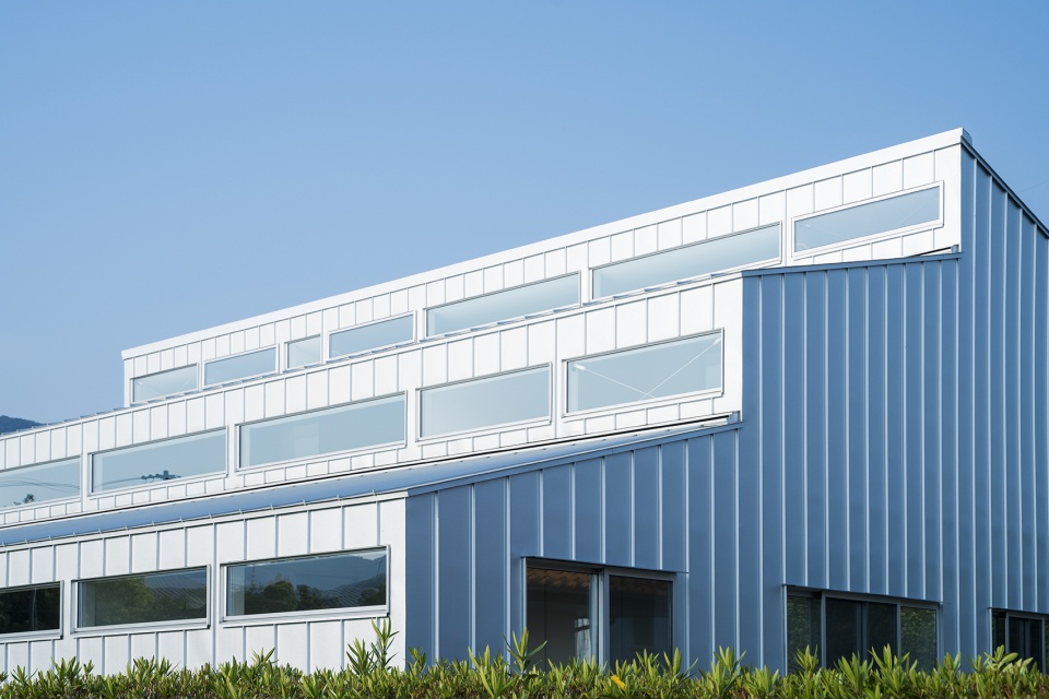 锯齿之家的光影魔法 | 柔和光线与开放性共存-9