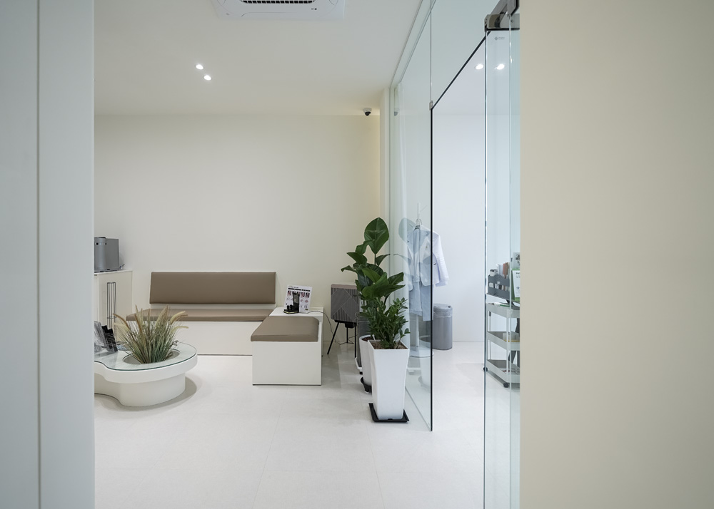 白色迷你设计，17 平米警钟服务中心-5