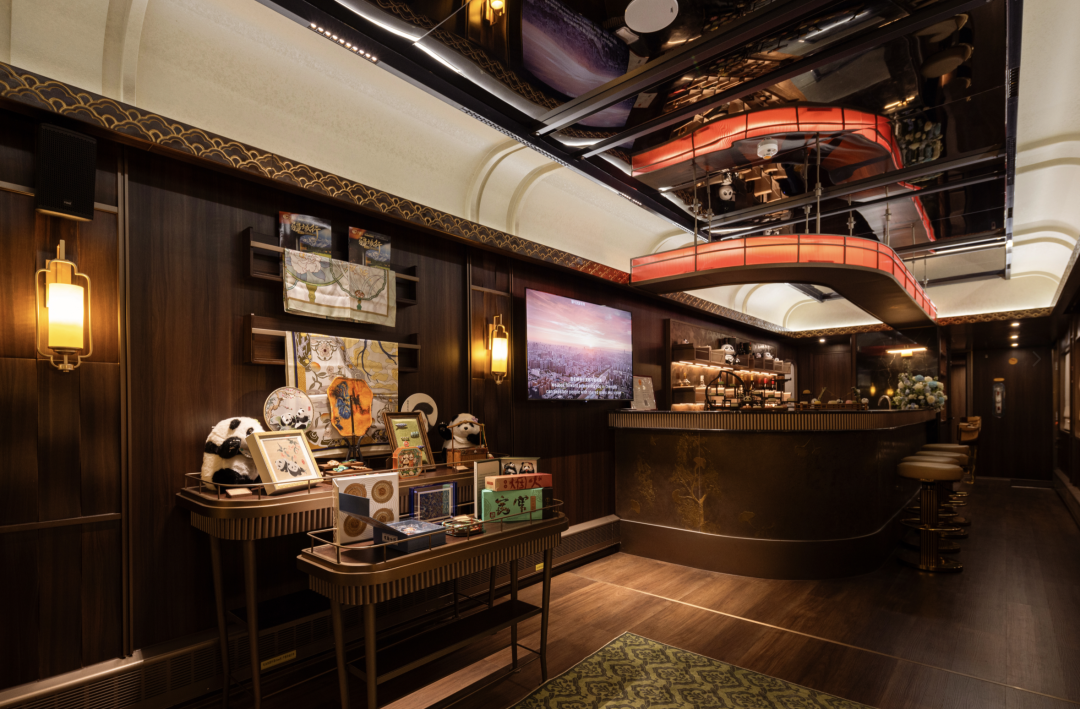 “熊猫专列·成都号”开启试乘体验！坐着火车吃火锅，顺便还能看熊猫-11