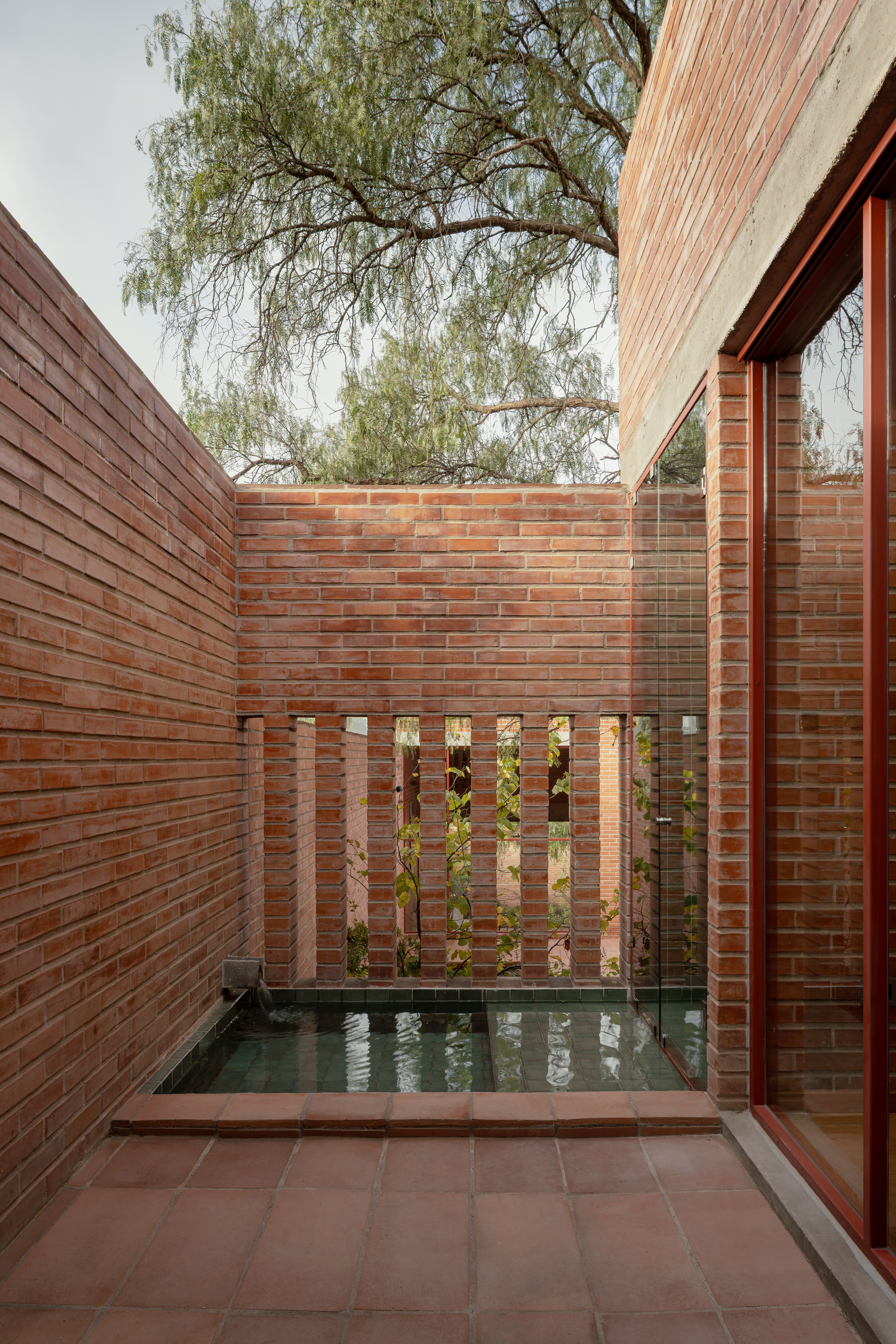 皮鲁莱斯之家丨墨西哥丨Escobedo Soliz（Pavel Escobedo等）-26